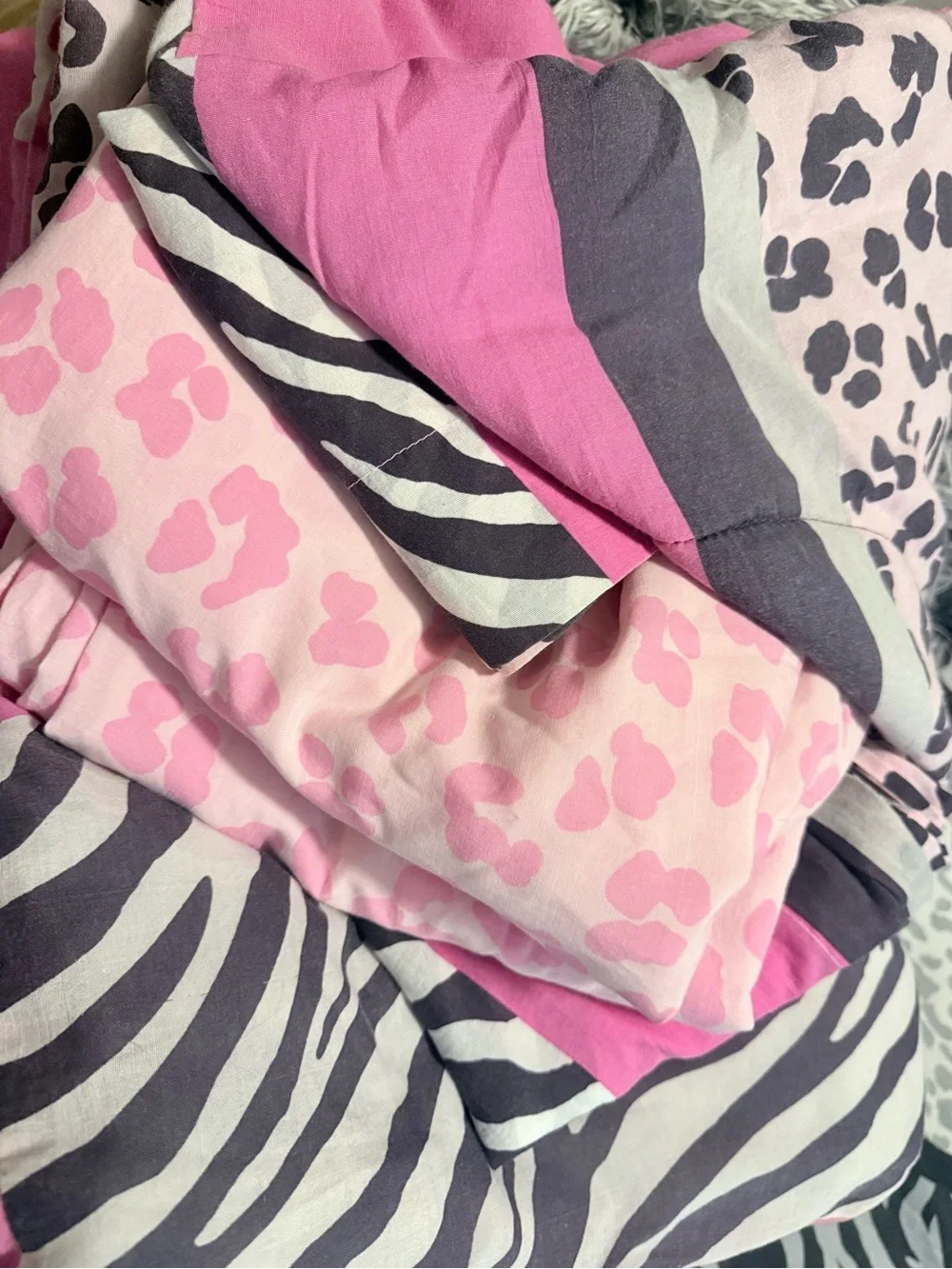 Safari Pink Animal Print Comforter Set - Twin Size